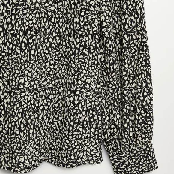 MANGO white and black blouce. Size 4. - Picture 7 of 7